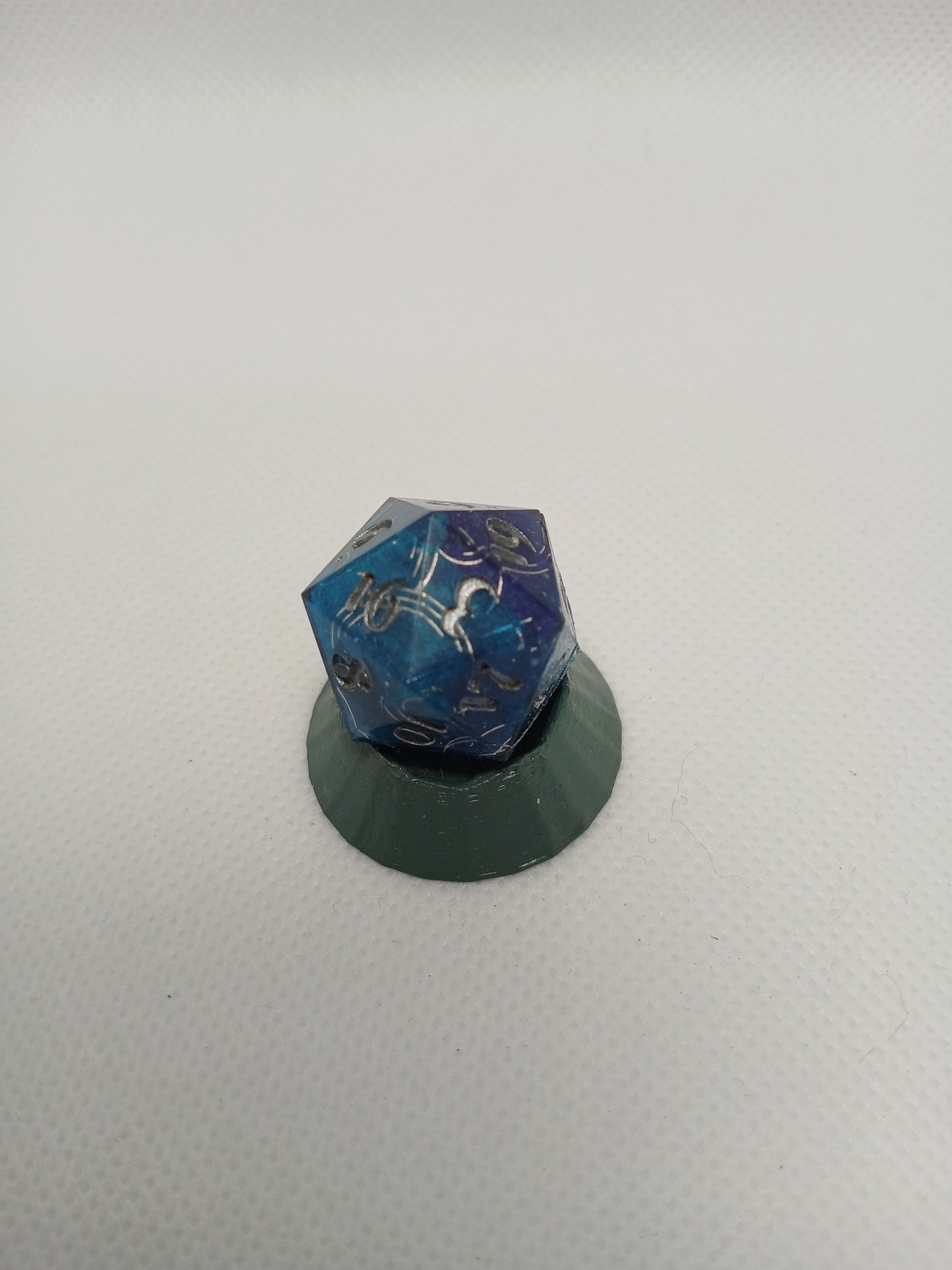 Dice D20 blue with silver lining