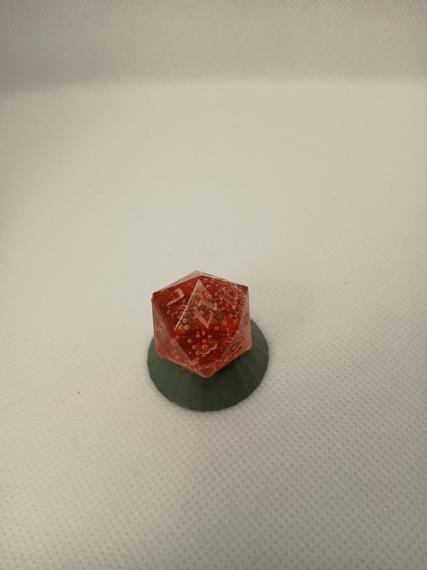 Dice D20 Pink with bubbles