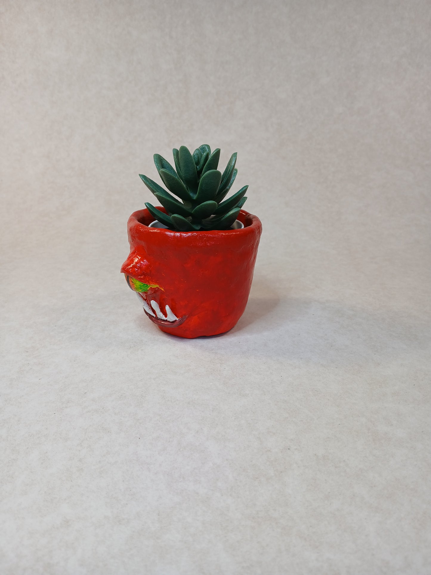 Monster pot red
