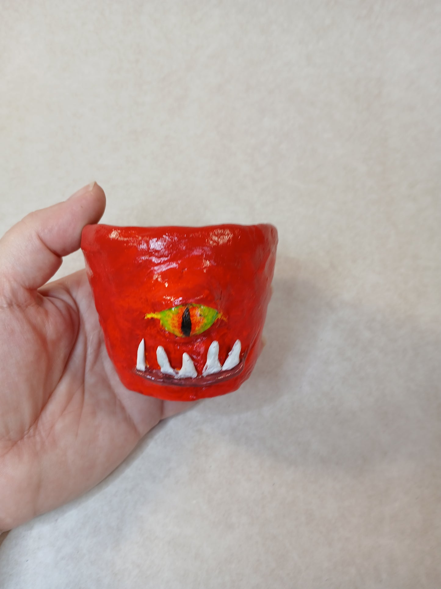 Monster pot red