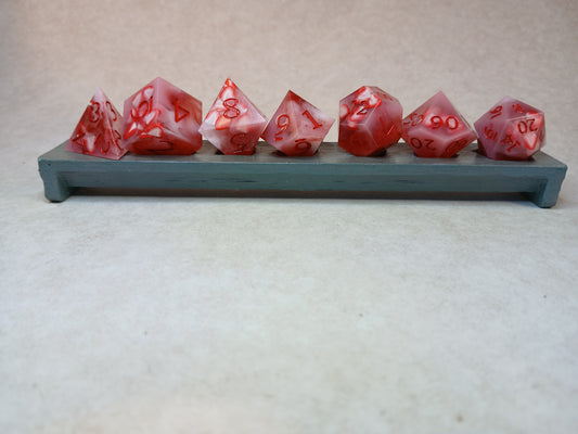 Dice set "Jordgubbsflingor" med röda siffror