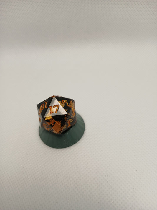 Dice D20 gold and black