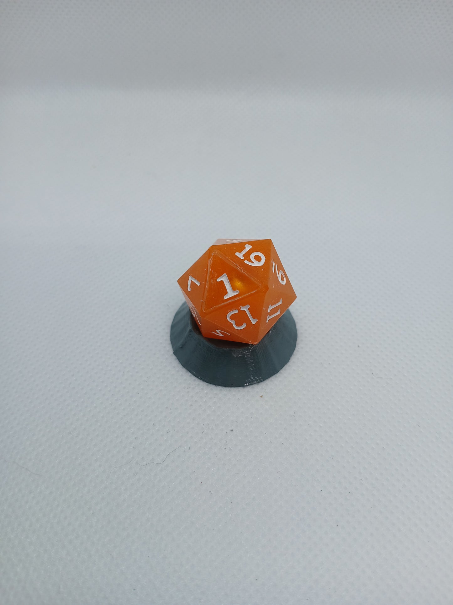 Dice D20 orange