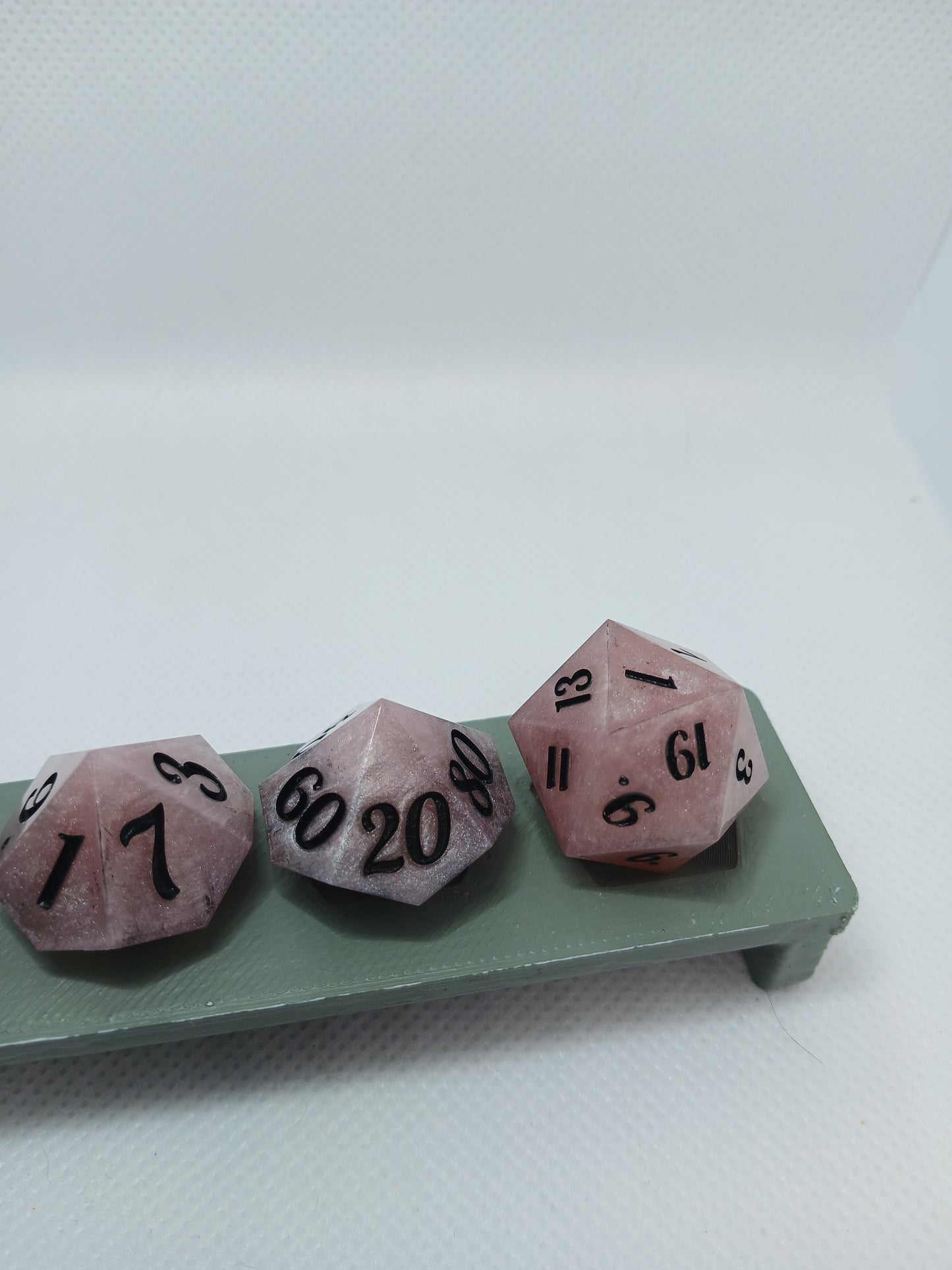 Dice set lila svarta siffror