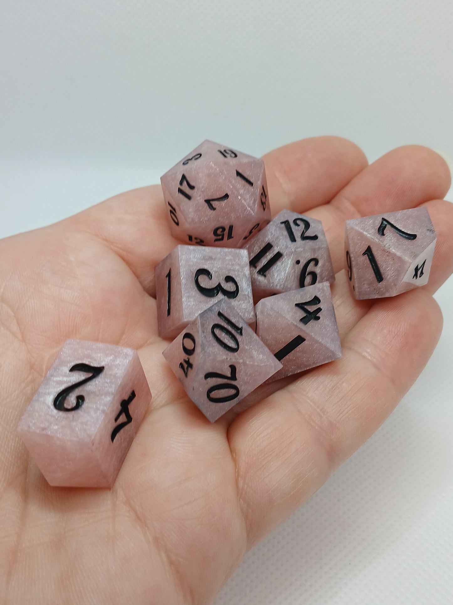 Dice set lila svarta siffror