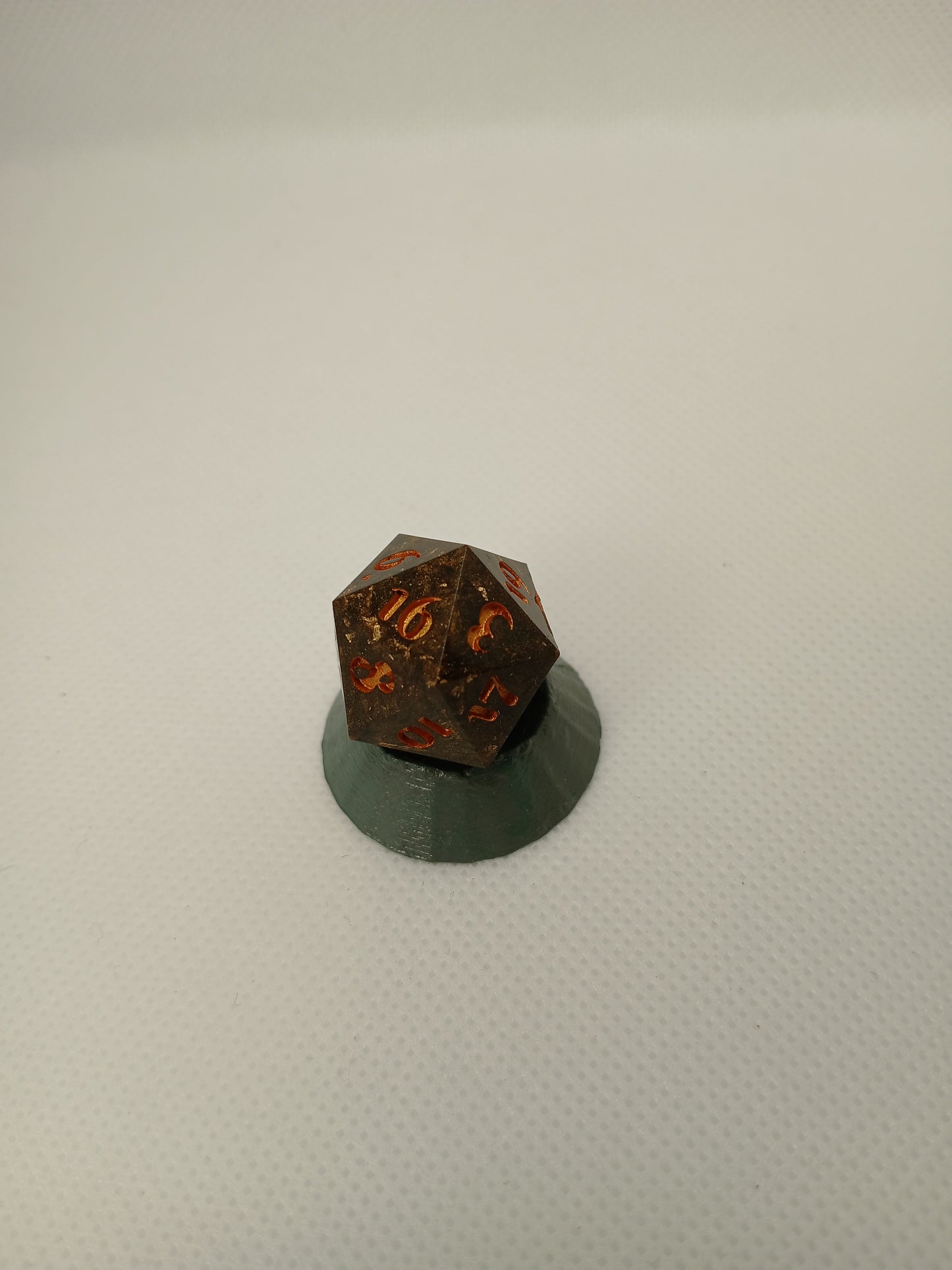 Dice D20 brown