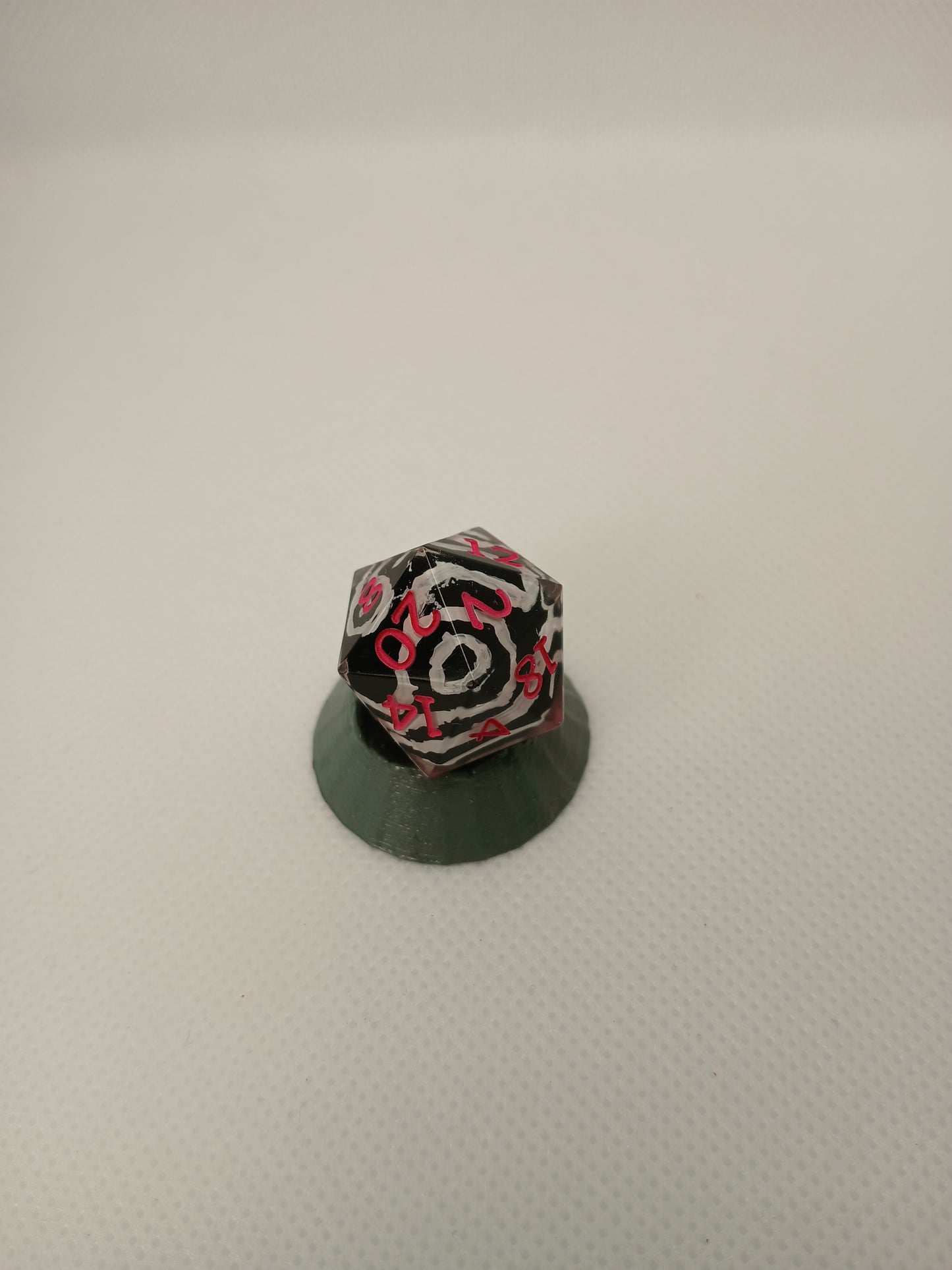 Dice D20 zebra stripe