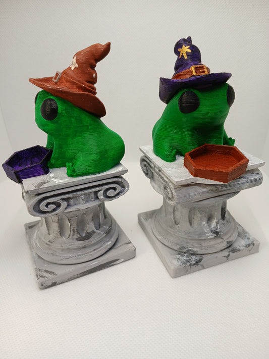 Dice holder Freddie the Frog on pedestal