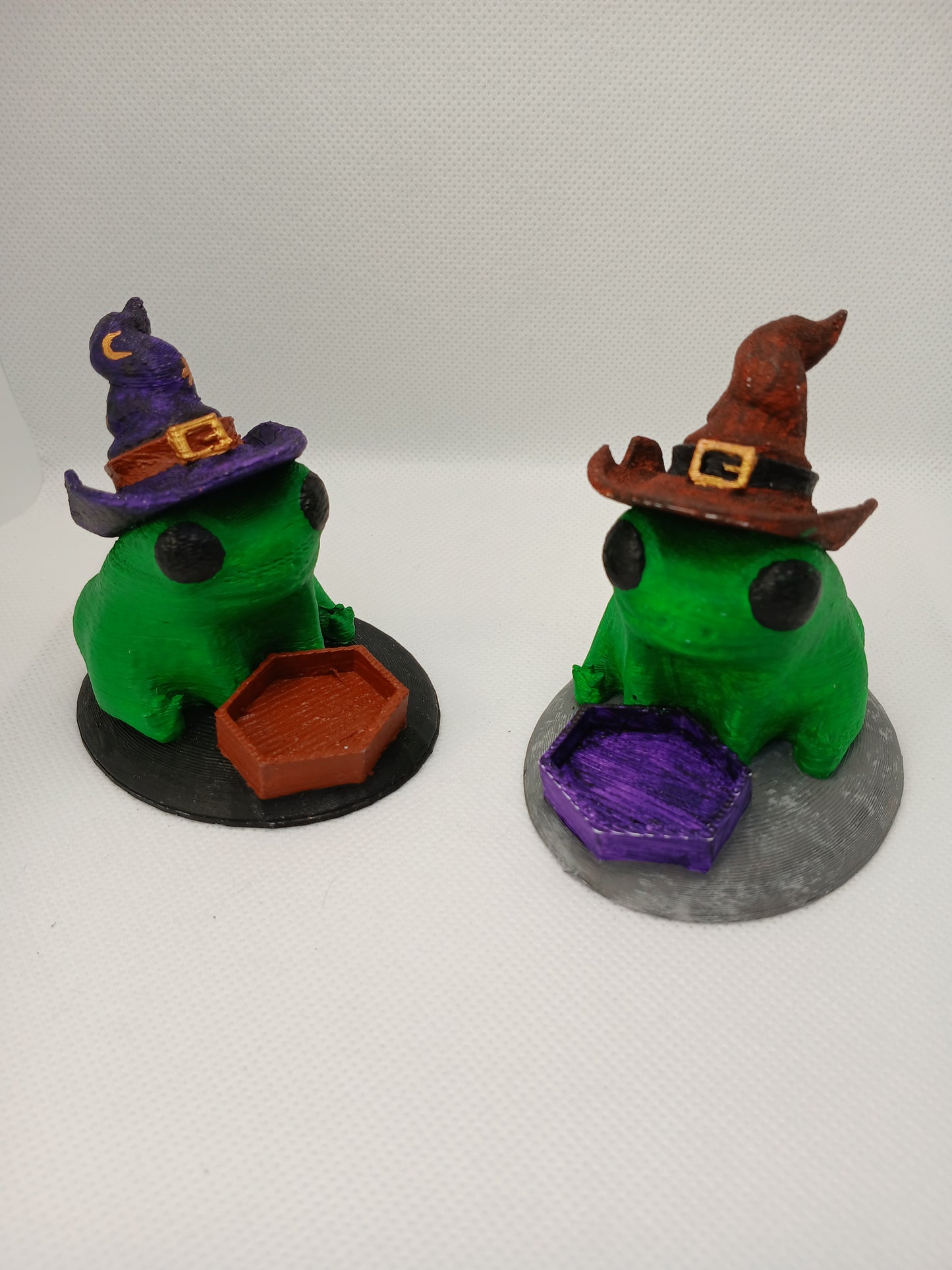 Dice holder Freddie the Frog with bowl.