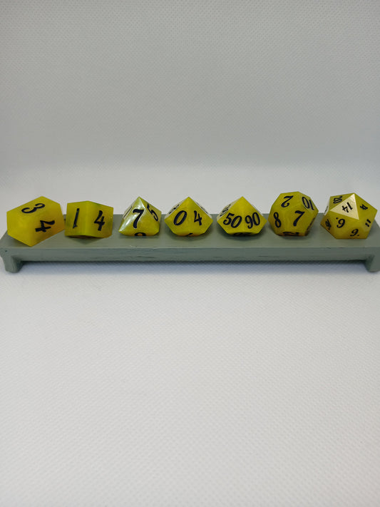 Dice set gul med svarta siffror