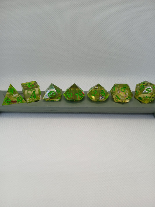 Dice set "Alien" med limegröna siffror