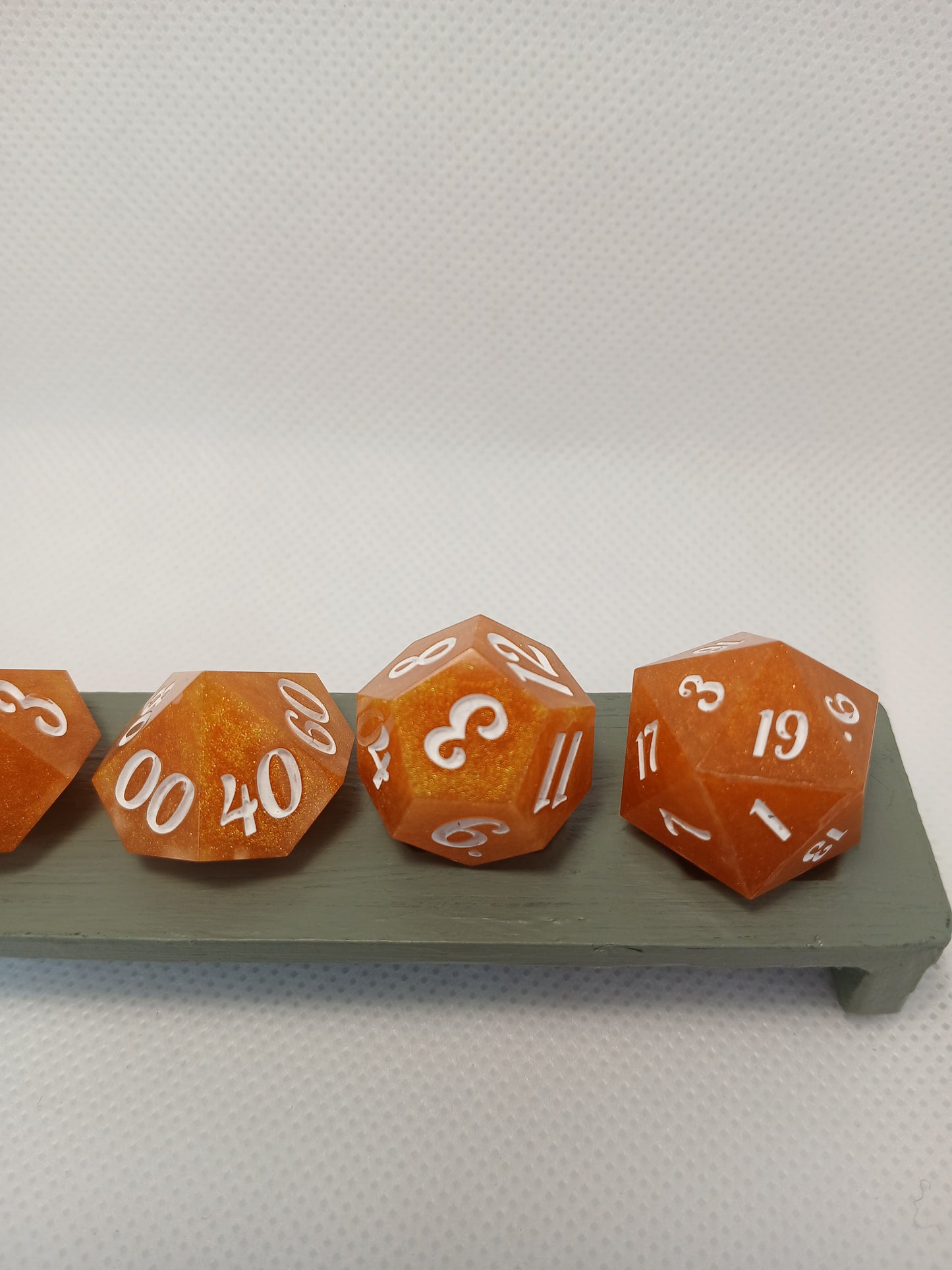 Dice set Orange med vita siffror