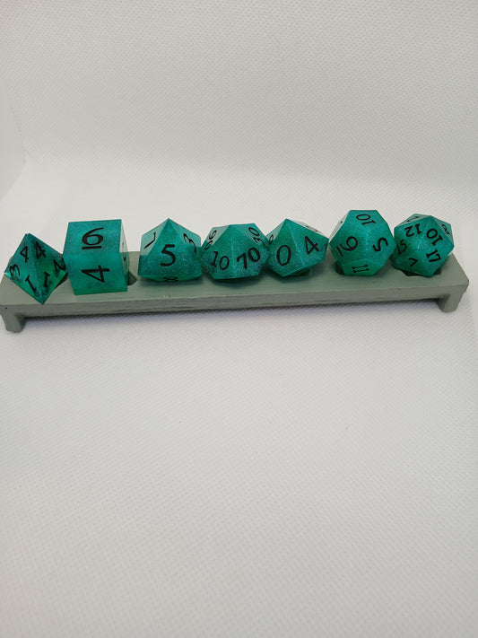Dice set. Gröna med gröna siffror.