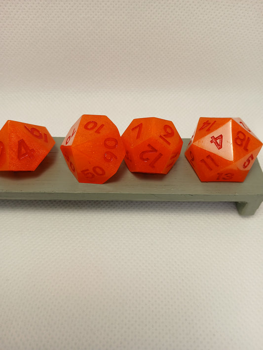 Dice set. Orange med orange siffror