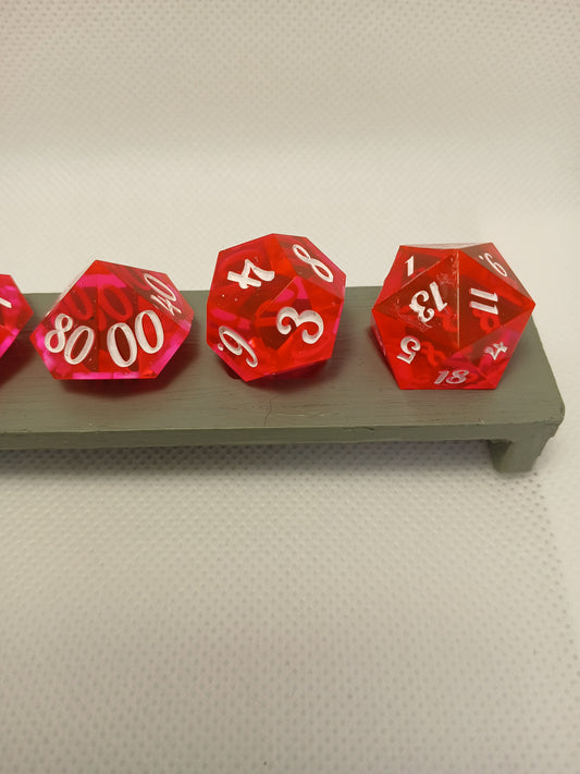 Dice set. Rosa med vita siffror.